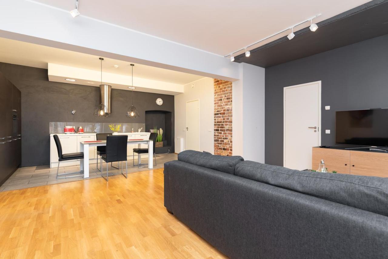 Stylish Apartment With Parking In Telliskivi Reval Esterno foto