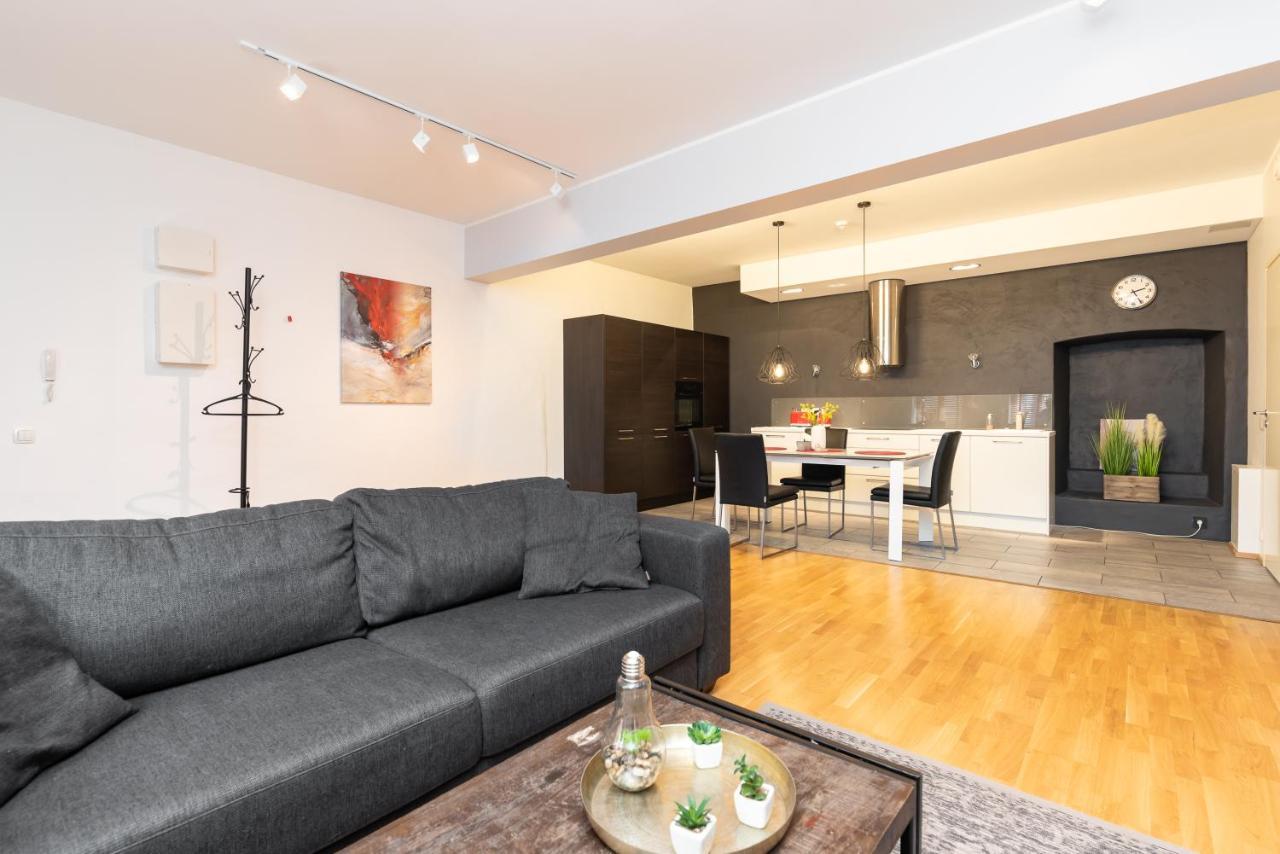 Stylish Apartment With Parking In Telliskivi Reval Esterno foto